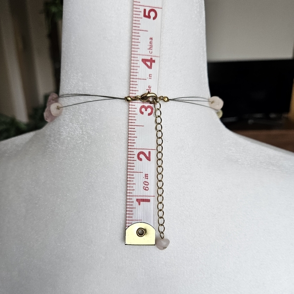 Short 3 strand necklace - light green pink crystals & faux perls on wire - Picture 2 of 8